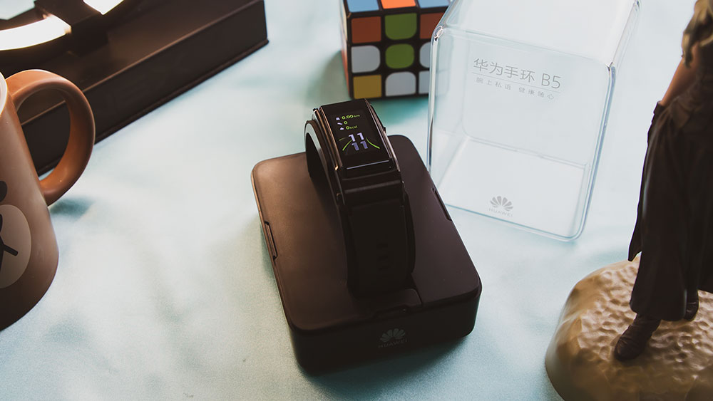  华为手环B5评测：打破尴尬定位，一体两用商务运动皆相宜
