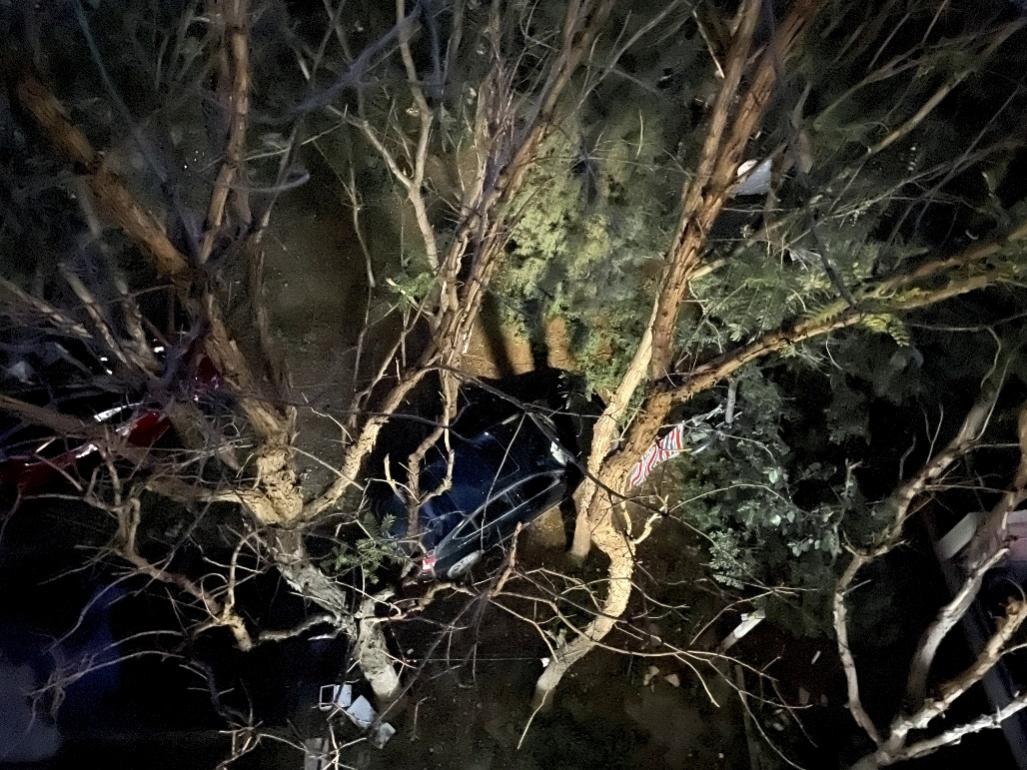 iQOO 8 Pro:从全能进化到旗舰,横跨游戏、Vlog两界,堪称全民机皇