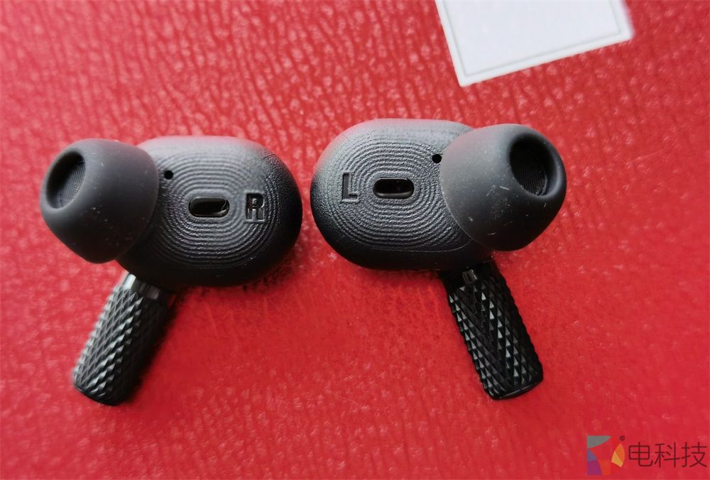 马歇尔Marshall Motif A.N.C真无线降噪蓝牙耳机：摇滚年代的灿烂芳华