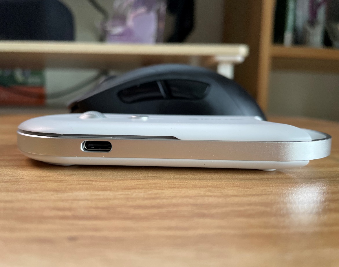 讯飞会议鼠标M610侧面