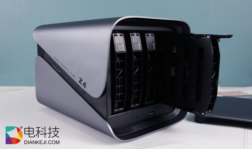 极空间新Z4评测：既是家庭数字中枢，也是工作、生活和娱乐中心
