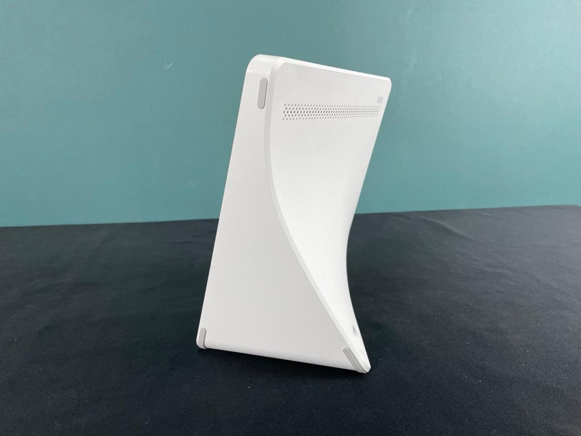 小度添添旋转智能屏T10背面