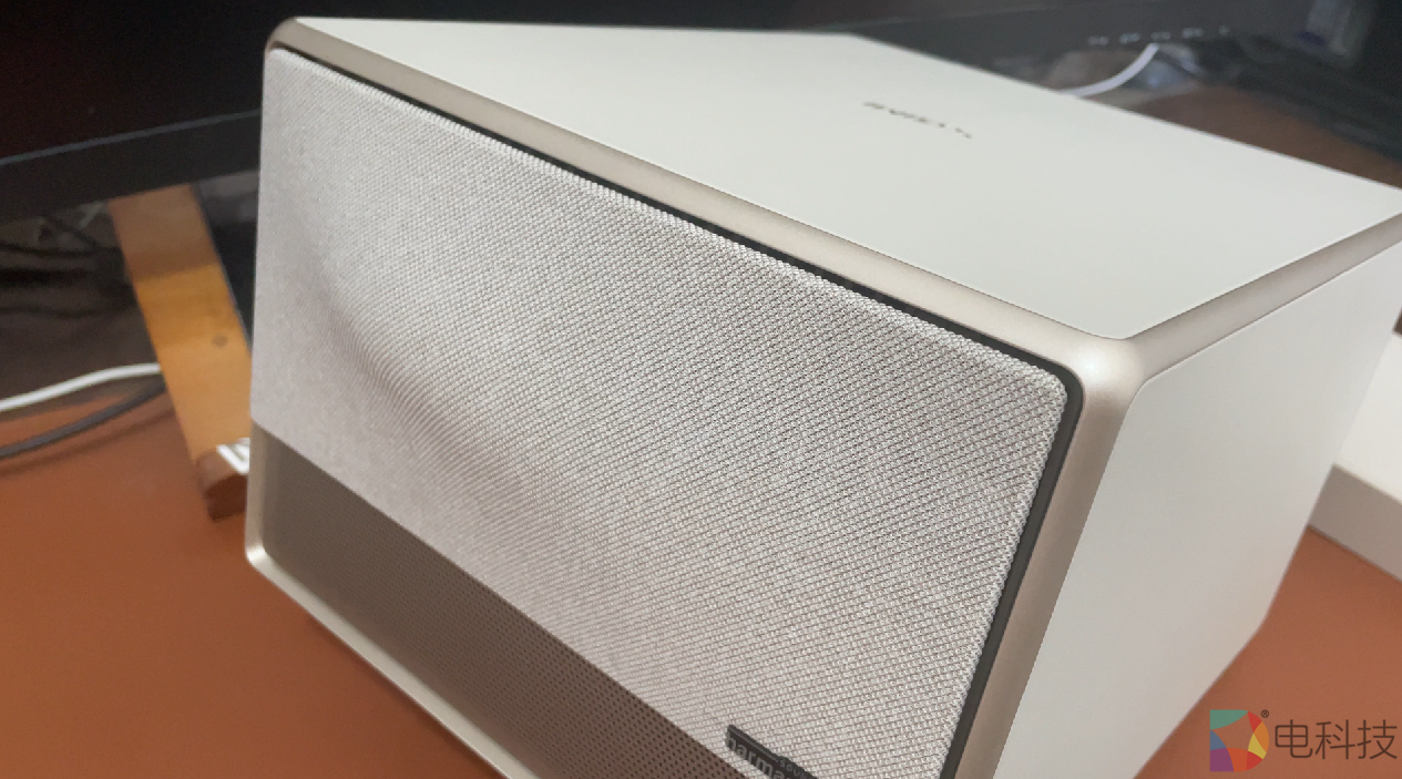 极米RS Pro 3评测：两种光源六个波长278项专利，重新定义高端投影