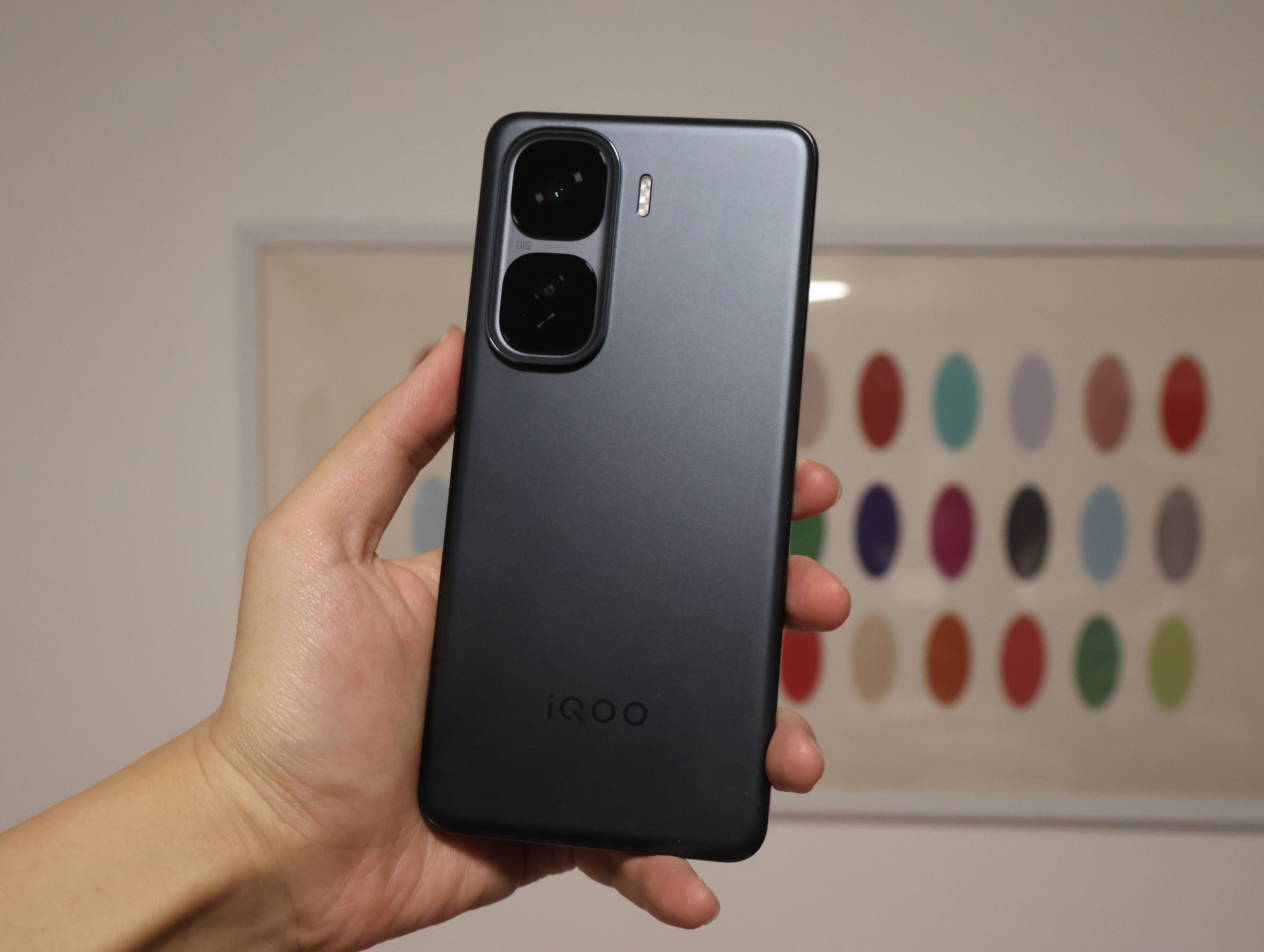 iQOO Neo10 Pro+ 手机评测：超配双芯带来越级游戏体验