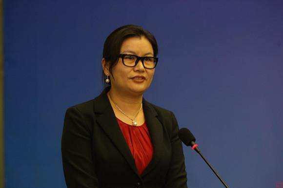  周群飞成中国新女首富  市值420亿元