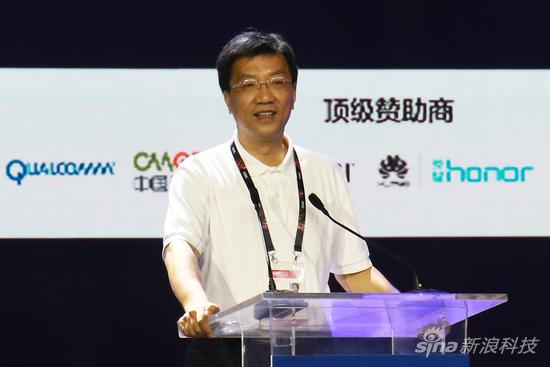 工信部怀进鹏:我国手机市场今年将超美国成第一