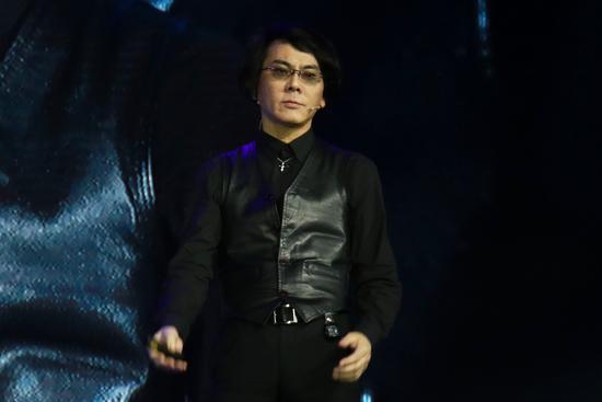 大阪大学石黑浩:让人形机器人用于游戏及教育业