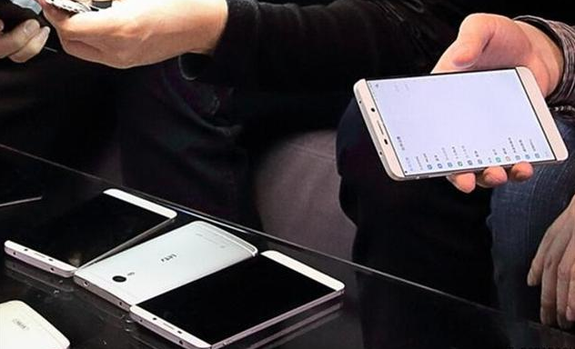 乐视移动总裁冯幸：首日50万销量数据没水分