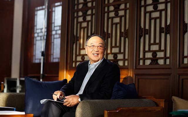 柳传志再敲上市钟声 称夫人批评是动力