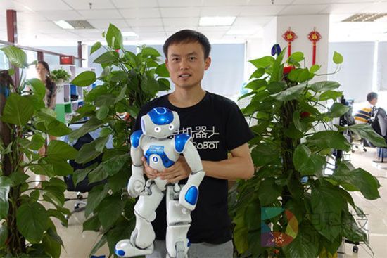 图灵机器人俞志晨