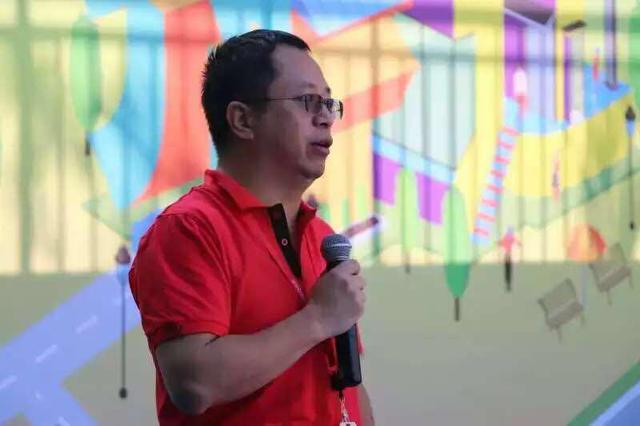 周鸿祎：手机市场是血海 要有年亏数亿的胆量