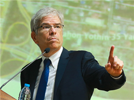 保罗·罗默：为什么说互联网比书籍更重要？