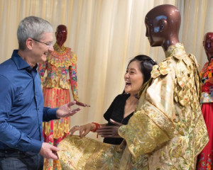 刚过三个月库克又访华 第一件事是微博打广告