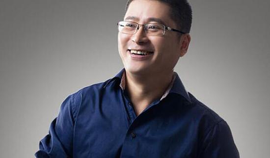 笑呵呵的刘江峰想把酷派这艘小船开往哪个码头