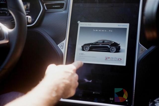 马斯克：特斯拉将在数周内发布Autopilot升级