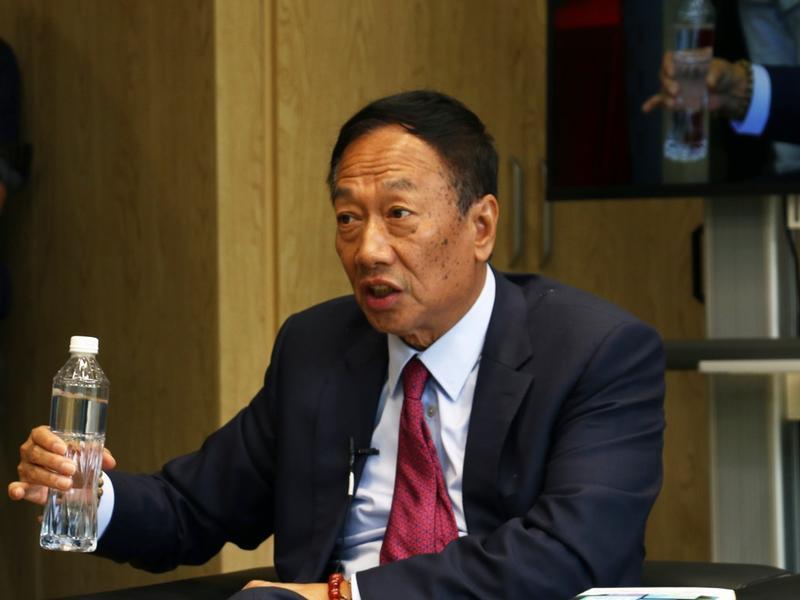 郭台铭开撕三星：那我就把面板价格调至2倍