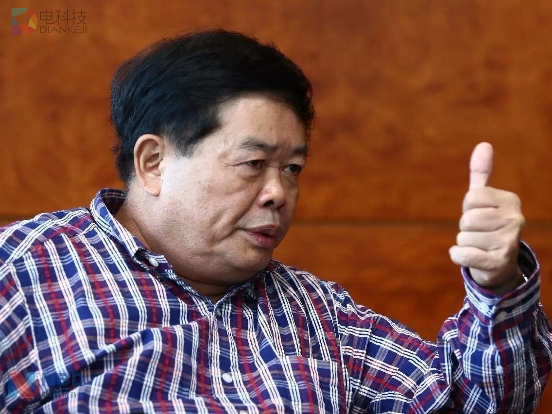 曹德旺：我捐款超过80亿，交税127亿；我爱我的国家、我妈跟我讲，子不嫌母丑