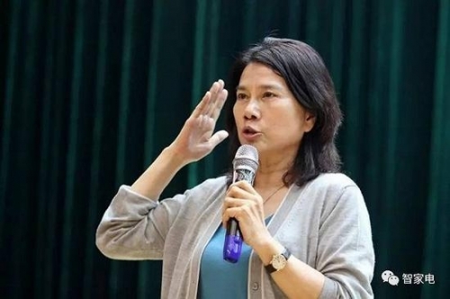 董明珠左右开弓：手机销量被打脸却讨好安装工