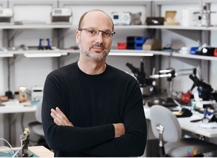 Essential Phone：安卓之父的光荣与梦想