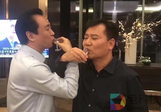 交杯酒之后，恒大许家印和苏宁张近东又就这些事完成了200亿的交易