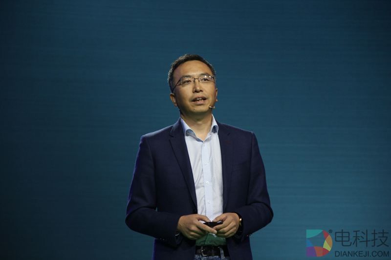 荣耀赵明：不知如何评价小米利润率不超5%，因为这已算行业暴利