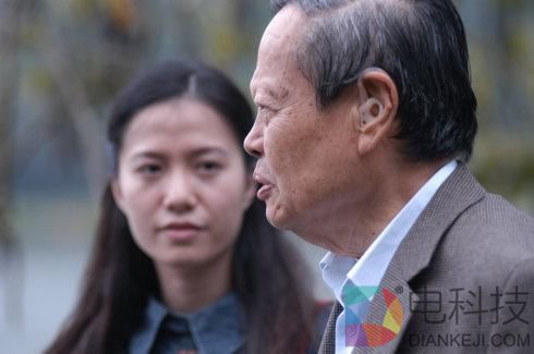 杨振宁推新书《晨曦集》，翁帆称其从来没有明哲保身