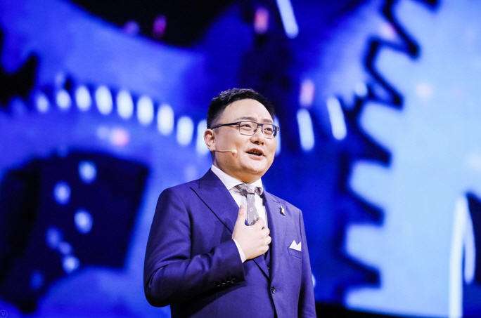 罗振宇直播最高仅86人观看，网友喊他说明“贝米钱包”事件