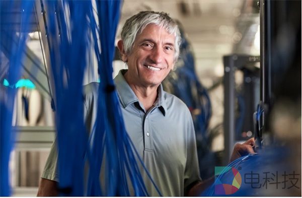 诺奖得主：美国仅领先“几纳秒”，中国量子计算将很快实现反超