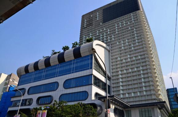 屡败屡战!富士康花一亿在台北开电子卖场