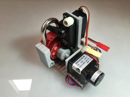  密码锁也不安全 这款机器人30秒即可自动打开