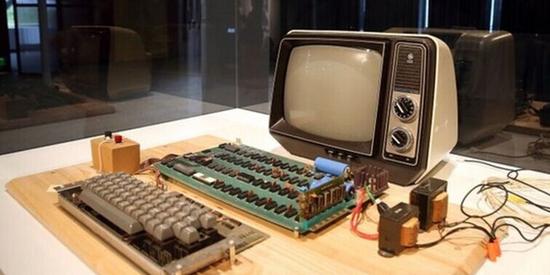 一美国老太扔掉价值20万美元苹果电脑