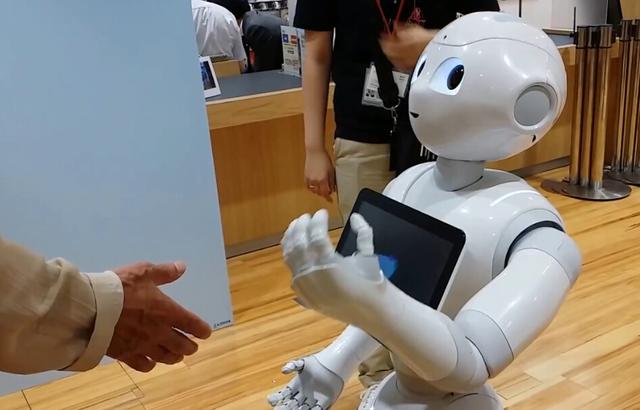 软银人形机器人千台备货一分钟售罄