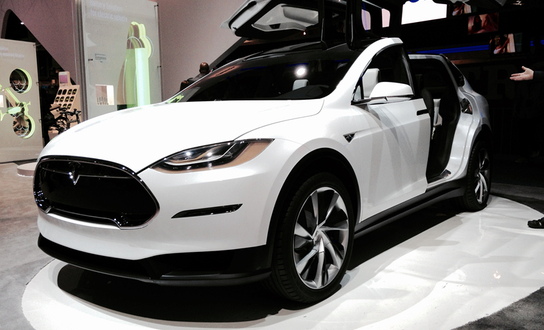 马斯克称新车型Model X将使特斯拉销售额翻倍