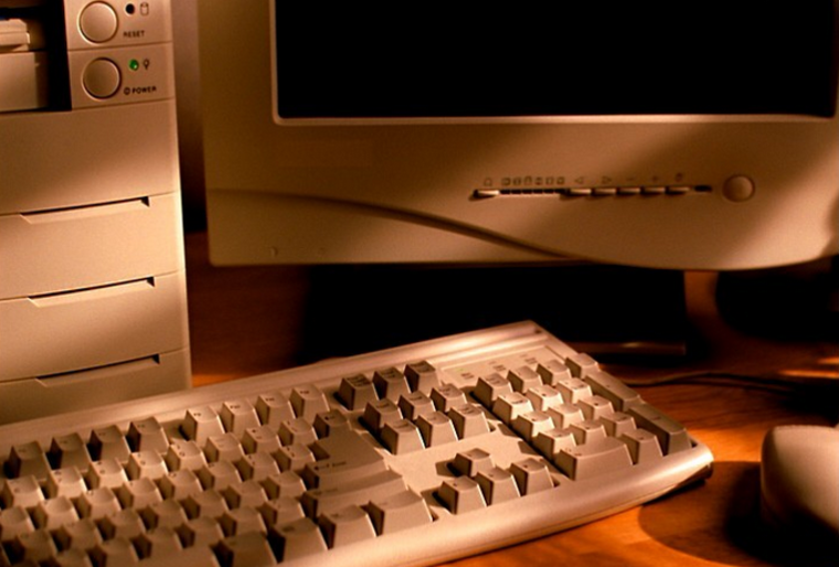 戴尔CEO：联想等三大PC厂商将控制80%的份额