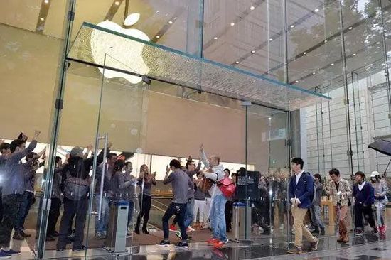 iPhone销量仍很惊人 平均1天卖63万部