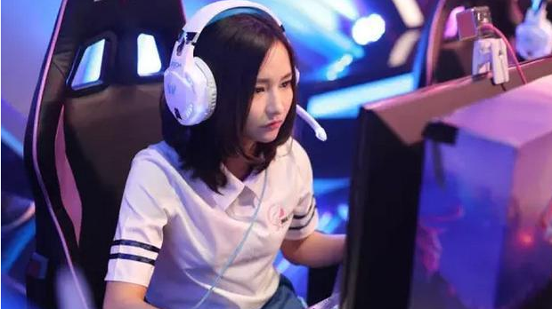  200亿的市场、利润空间却不到10亿？直播平台转型焦虑