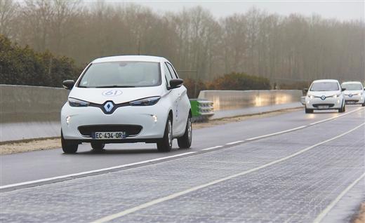 全球首段太阳能公路在法国开通 最多能满足5000人用电