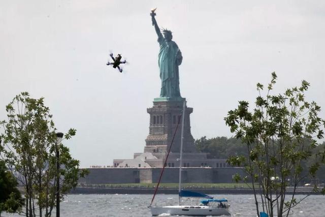 美联邦航空局打击非法无人机 违规公司被罚20万美元