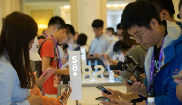 中国只卖30万部！三星S8销量扑街 远不如S7