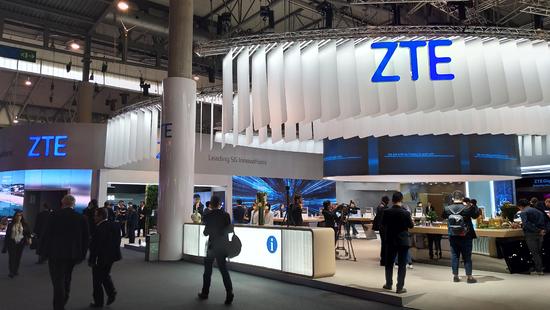 中兴港股复牌报16港元，较停盘前下跌37.5%