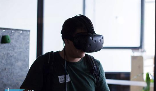 HTC Vive将有无线版 你的路由器恐怕也要更换了