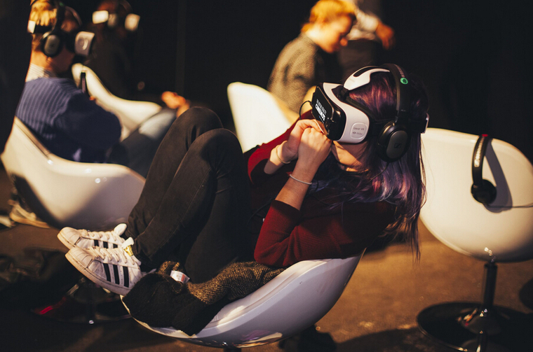 VR两年大轮回：裁员 欠薪 倒闭相继而来