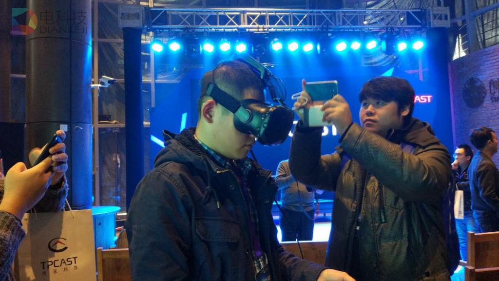 数据压缩量不到 1 倍，传送科技透露给 HTC VIVE 剪辫子的部分技术细节