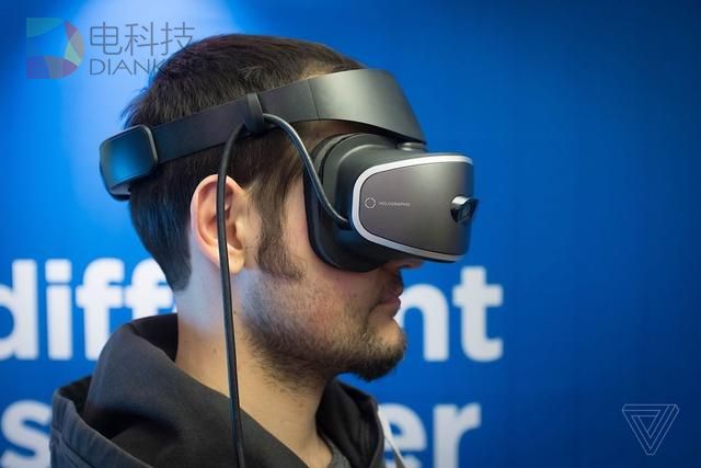 联想展示VR头盔原型机 比Vive轻巧约售300美元