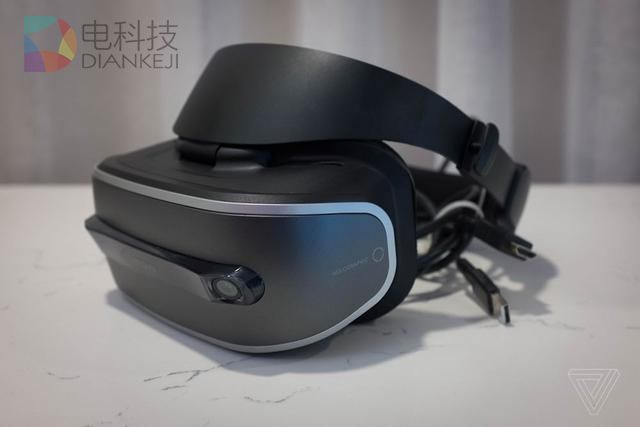 联想展示VR头盔原型机 比Vive轻巧约售300美元