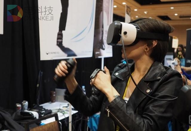 来自日本的VR鞋子,让你每走一步都能感觉到震动