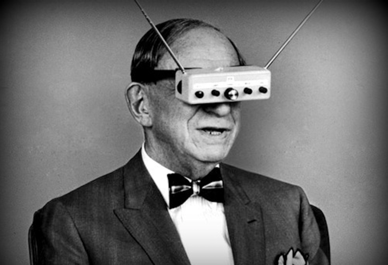 回到 50 年前 VR 眼镜长什么样子？