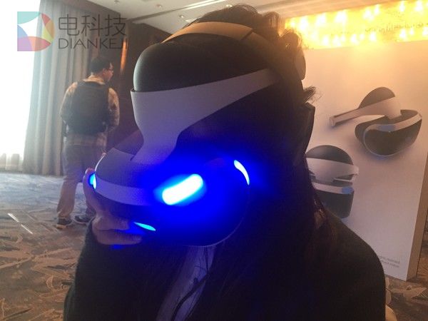 PS VR惊现Bug， 玩家玩的开心突遭受&ldquo;掐电&rdquo;体验