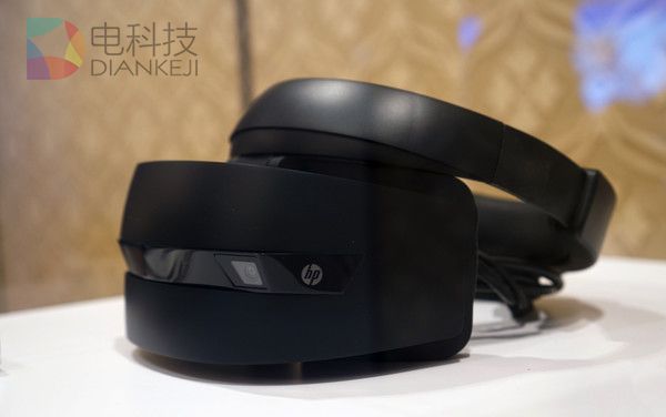 微软将在3月发售VR头盔 将添加新功能