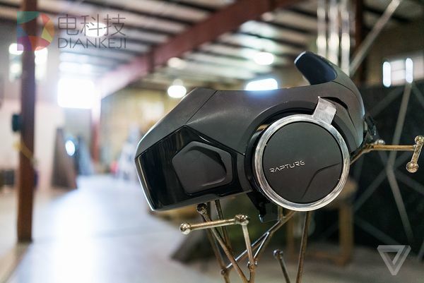 来看看The Void的炫酷VR头盔Rapture